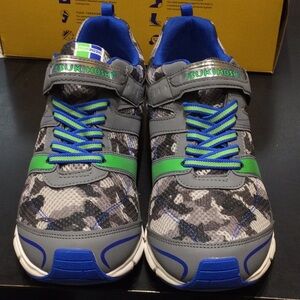 Tsukihoshi velocity gray Camo size 6.5 NWT NIB